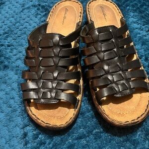 Eddie Bauer black sandals! Measures 10 inches toe to heel! No size listed.